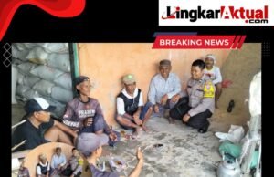 Ajak Warga Aktif Siskamling, Bhabinkamtibmas Kalierang Sambangi Warga untuk Jaga Kamtibmas