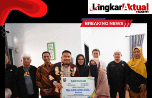 Bupati Subang Sampaikan Santunan BPJS : Bupati Berharap Para Pekerja Informal Terdaftar di BPJS Ketenagakerjaan