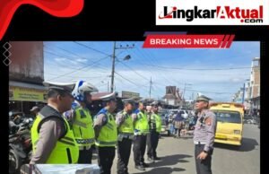 Satlantas Polres Tanah Karo Tertibkan Pusat Pasar Kabanjahe, Arus Lalu Lintas Lancar dan Kondusif