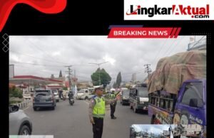 ” Rekayasa Lalu Lintas di Jalur Wisata Berastagi Berjalan Lancar, Polres Tanah Karo Pastikan Keamanan dan Kelancaran Arus”