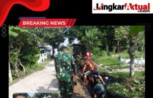 Bhabinsa Bersama Warga Desa Sukamulya Kec.Sukatani Gelar Gotong Royong Bersih-bersih Lingkungan, Dibantu Ormas Pemuda Pancasila