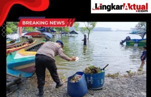 Bersih-bersih Di Dermaga Servis, Wujud Sat Polairud Polres Purwakarta Cinta Lingkungan