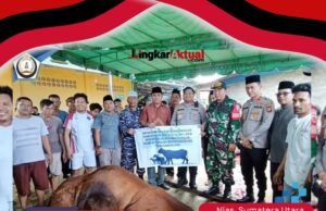 Wakil Bupati Yusuf Nache Hadiri Penyembelihan Hewan Qurban di Halaman Masjid Agung Ar-Rahman”