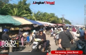 Akses Jalan Utama Menuju Terminal Cikampek Tipe A Sulit Dilalui, Disebabkan Pedagang Kaki Lima dan Parkir Liar Memakan Jalan