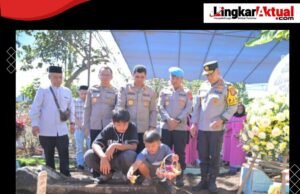 Kapolda Jabar Ziarah Ke Makam Almarhum Bripka Cecep yang Gugur Saat Pengamanan Pesta Rakyat di Garut