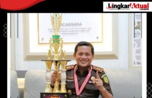 Kajari Karawang Dapat Penghargaan, IWOI : Sosok Penegak Hukum yang Ramah pada Wartawan