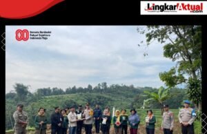 Dukung Program Ketahanan Pangan Di Purwakarta, Polsek Kiarapedes Lakukan Penanaman Jagung