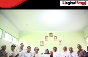 Pemkab Garut Serahkan ASMIK 2025 Lindungi Petani dan Buruh Tani