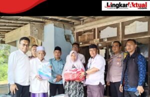 Camat Rajeg Kunjungi Dan Beri Bantuan Kepada Warga Korban Kebakaran di Desa Rancabango