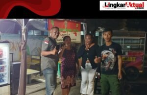 “Lapak Sederhana Warung Ibu Ayu, Semangat Besar: PKL Jadi Penopang Ekonomi Warga Kota Jakarta”