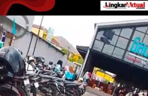 Parkir Liar tidak Masuk Kas Daerah di Lahan Bakmi Gacoan Lokasi Jalan RE Martadinata Karangbaru Kecamatan Cikarang Utara Kabupaten Bekasi