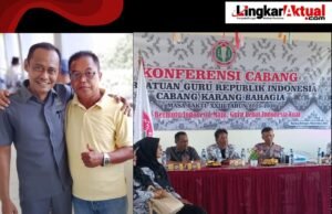 Dewan Haryanto (Black) komisi IV dari Partai Demokrat menghadiri Konferensi PGRI Cabang Karang Bahagia