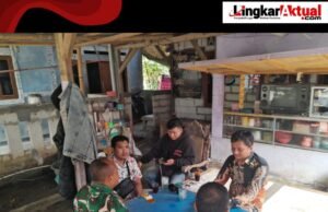 Babinsa Desa Sukamanah Melaksanakan Kegiatan Giat di Desa Binaan dan Membahas Terkait Pemberitaan Miring