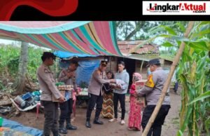 Kapolsek Tigabinanga Kunjungi Rumah Duka Korban Hanyut, Serahkan Bantuan dan Beri Penguatan Kepada Keluarga