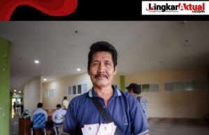 Libur Dua Hari, Rezeki Tetap Jalan: Cerita Sopir Angkot Bandung Terima Kompensasi Tahun Baru