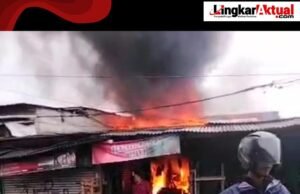 Kios Depan Pasar Bancong Sukatani Alami Kebakaran, Si Jago Merah Hanguskan Kios Bengkel dan Asesories