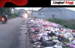 Sampah Menumpuk Berhari-hari, Warga Desa Belimbing Pertanyakan Kinerja Pemerintah Desa