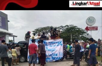 Warga Terdampak Banjir Geruduk Kantor Marketing Gallery Perumahan Villa Kencana Cikarang, Tuntutan Sejak Tahun 2023 Tak Dihiraukan
