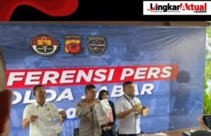 Polda Jabar Sita Puluhan HP dan Ribuan SIM Card dari Markas WhatsApp Blast Judi Online di Cirebon