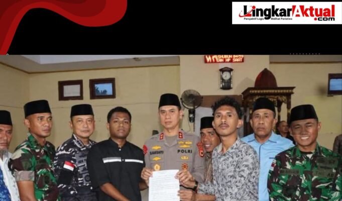 Kapolda Maluku Pimpin Perdamaian Warga Fiditan Tual, Senjata Tajam dan Molotov Diserahkan Warga