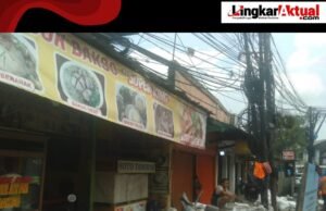 Galian Kabel Tanpa Kerucut di Tegal Alur Bikin Macet Parah