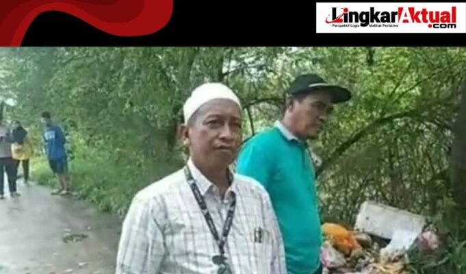 Tanggapi Keluhan Warga, Camat Rajeg Oman Apriaman Kerahkan Tiga Pilar Bersihkan Sampah di Desa Mekarsari