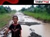 Miris… Jalan Paduraya Poros Kabupaten di Kecamatan Dente Teladas Tak Layak, Bayu Aji Saputra Anak SD Harus Berjuang Ekstra Demi Menempuh Pendidikan