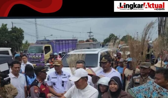 Penyapu Koin di Jalur Pantura Indramayu Tolak Kompensasi Rp50 Ribu, Klaim Penghasilan Harian Capai Rp150 Ribu