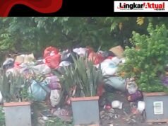 Kabupaten Bekasi Darurat Sampah! Tumpukan Sampah di Pinggir Jalan Sebrang SPBU Gemalapik Jadi Sorotan Publik