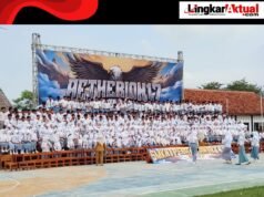 SMKN 1 Pebayuran Gelar Sesi Foto Bersama Angkatan, Jadi Kenangan Jelang Kelulusan
