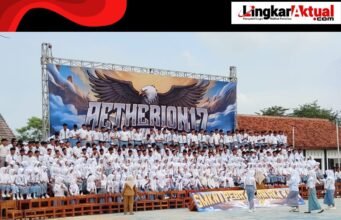SMKN 1 Pebayuran Gelar Sesi Foto Bersama Angkatan, Jadi Kenangan Jelang Kelulusan