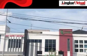 Sungguh Miris Ya!!! Rumah Sakit Amira Purwakarta, Diduga Sengaja Kibarkan Bendera Merah Putih Dalam Keadaan Robek dan Kusam