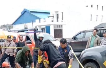 Mayat Pria Ditemukan di Saluran Air Jalan Jamin Ginting, Dievakuasi Tim Inafis