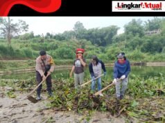 Dalam rangka menjaga kebersihan lingkungan serta mempererat kebersamaan dengan masyarakat