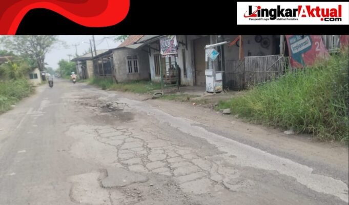 Jalan Raya Rute Kampung Kempes (Sukamulya, Sukatani) Menuju Balong Gubug (Sukawijaya, Tambelang) Rusak dan Berlubang, Pengendara Banyak Mengalami Kecelakaan