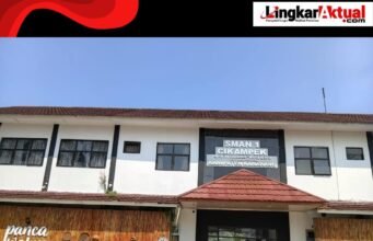 Diduga Server PCMB Disdik Jabar Sering Eror, Ketua Panitia Angkat Bicara: Orang Tua Siswa Keluhkan Proses Verifikasi SPMB, SMAN 1 Cikampek Belum Rampung