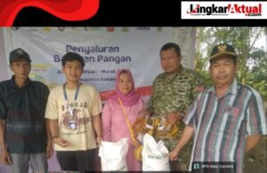 Bantuan Pangan Beras 20kg dan Minyak 4 Liter Diterima Warga Desa Sumber Reja dengan Senang Hati