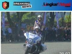 Akrobatik Brigade Motor Mojang Lodaya Polda Jabar Meriahkan Hari Bhayangkara ke-80