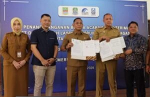 “Penandatangan Aset BUMD Tirta Bhagasasi Kepada Tirta Patriot”
