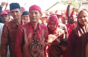 Suhandi IP Daftar Cakades Sukatenang Kec. Sukawangi Dikawal Ribuan Pendukung, Usung Visi “Menuju Perubahan Suka Tenang Baru”