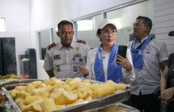 RIEKE DIAH PITALOKA PENINJAUAN LAYANAN WARGA BINAAN, LAPAS KARAWANG TUAI APRESIASI ATAS PROGRAM KETAHANAN PANGAN