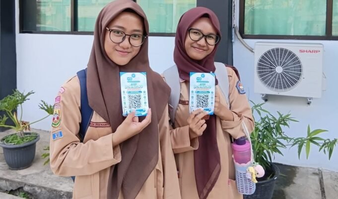 Pelajar SMAN 2 Karawang Antusias Gunakan Transportasi Online GOKAR Lokal