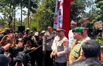 Sambut HUT Kemerdekaan RI ke 81, Kapolda Jabar Resmikan Jembatan Merah Putih di Kabupaten Bandung