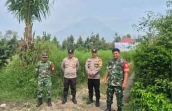 Sinergitas TNI-Polri Imbau Warga Tetap Waspada Pascaterjadinya Erupsi Gunung Sinabung