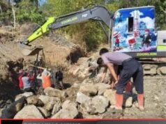 Puluhan Personel Batalyon A Pelopor Diturunkan Bangun Jembatan Merah Putih di Kabupaten Majalengka