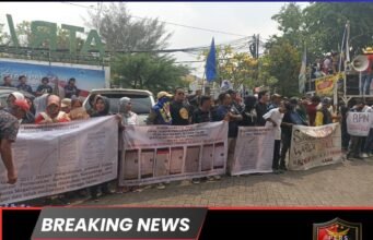 Ribuan Warga Poponcol Geruduk BPN Karawang, Tuntut Kejelasan Sertifikat PTSL Yang Belum Diserahkan Ke Masyarakat