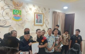 KECEWA TERHADAP JAWABAN PEMKAB BEKASI, KOORDINATOR AKSI SOLIDARITAS WARTAWAN TEGASKAN: COPOT KADIS LH DALAM 7 HARI ATAU AKSI DAMAI JILID II DIGELAR LEBIH BESAR!