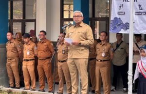 M.Farhan, Walikota Bandung menghadiri acara 1 Dekade SMPN 55 Kota Bandung