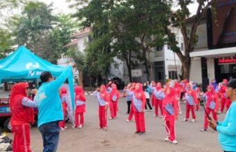 GOKAR dan Tridjaya Elektronik Pawarengan Dukung Senam Sehat Puspita Gemilang Cikampek