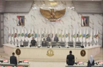 Rapat Paripurna DPRD Jawa Barat Membahas Agenda Rancangan Biro Organisasi Terkait Pengurangan Perangkat Daerah